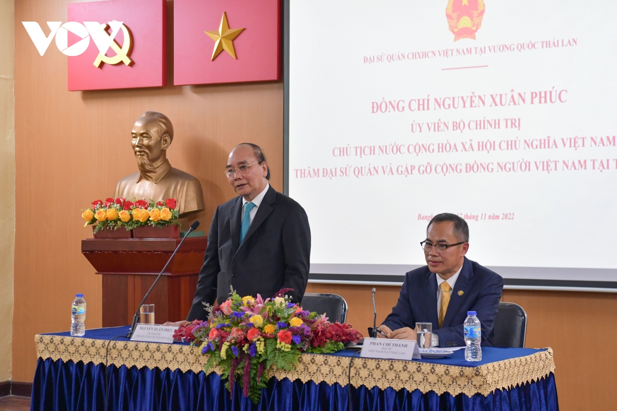 Chủ tịch nước Nguyễn Xuân Phúc thăm kiều bào và Đại sứ quán Việt Nam tại Thái Lan
